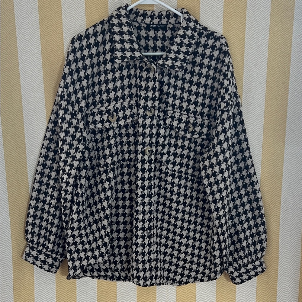 SHEIN Black and White Houndstooth Blazer